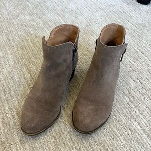 VGUC | Lucky brand suede ankle boots